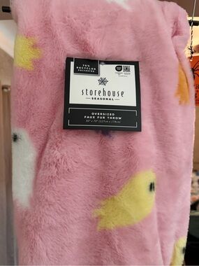 Pink ghost blanket storehouse faux fur halloween 50x70 viral Tiktok